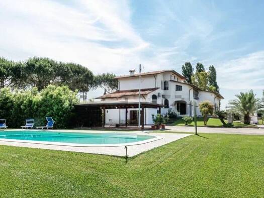Haus zum Kauf 1.950.000 € 610 m² 18.850 m² Grundstück Pietrasanta 55045