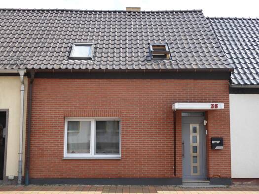 Haus zum Kauf 220.000 € 5 Zimmer 120 m² 187 m² Grundstück Bahnhofstraße 35 Zahna Zahna-Elster 06895