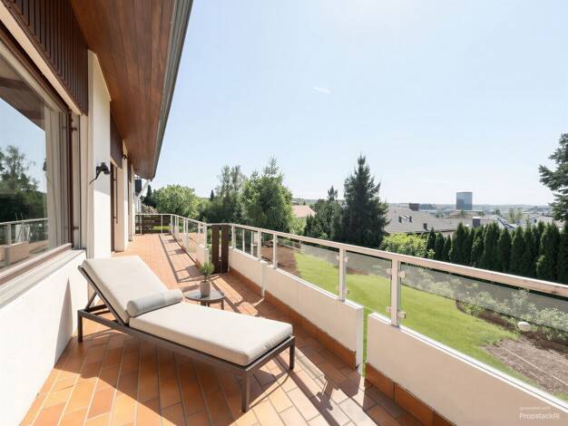 Einfamilienhaus zum Kauf 875.000 € 8 Zimmer 260 m² 707 m² Grundstück Ost Sindelfingen 71065