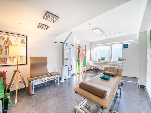 Praxis zur Miete 1.200 € 5 Zimmer 125 m² Bürofläche Brühl 50321