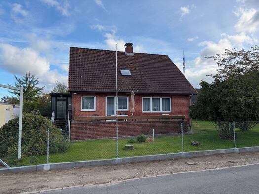 Einfamilienhaus zum Kauf 659.000 € 1 Zimmer 150 m² 995 m² Grundstück Kronskamp 3 Ochtmissen Lüneburg 21339
