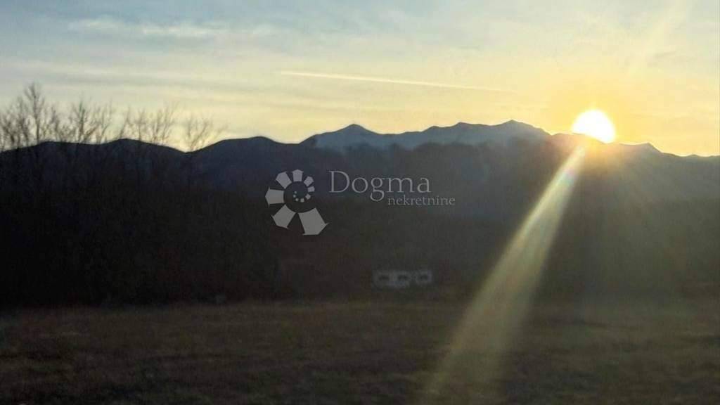 Land-/Forstwirtschaft zum Kauf 185.000 € Lovinac