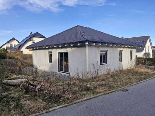 Bungalow zum Kauf 189.000 € 4 Zimmer 130 m² 558 m² Grundstück Ehrenfriedersdorf 09427
