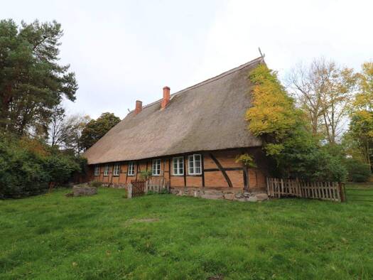 Bauernhaus zum Kauf 660.000 € 5 Zimmer 160 m² 11.000 m² Grundstück frei ab 01.07.2026 Rehna 19217