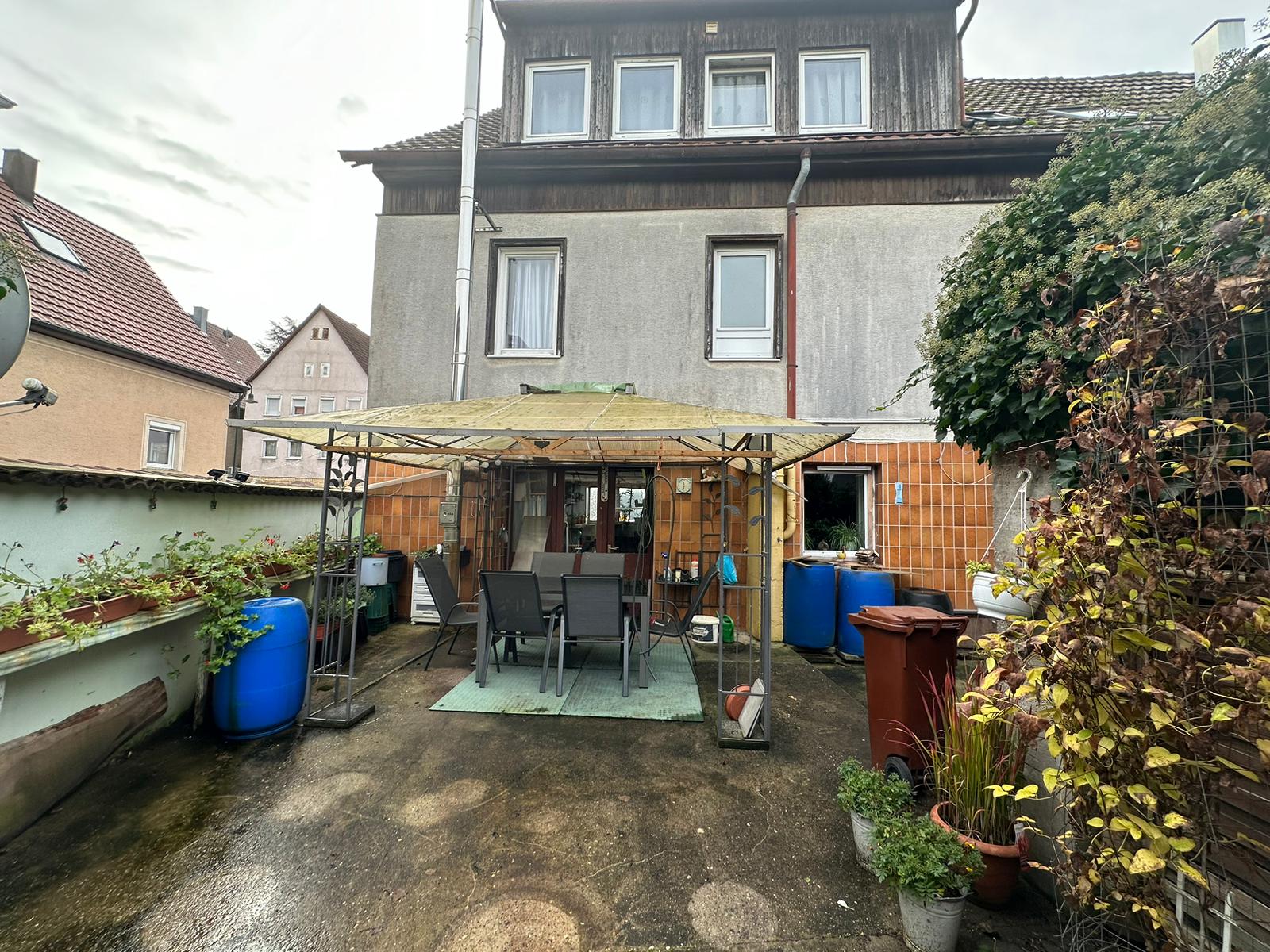 Mehrfamilienhaus zum Kauf 458.000 € 300,6 m²<br/>Wohnfläche 1.627 m²<br/>Grundstück ab sofort<br/>Verfügbarkeit Hölzern Eberstadt Hölzern 74246