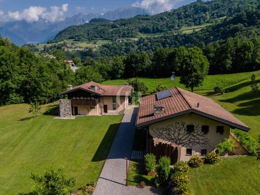 Villa zum Kauf 1.100.000 € 10 Zimmer 500 m² 10.000 m² Grundstück Bienno 25040