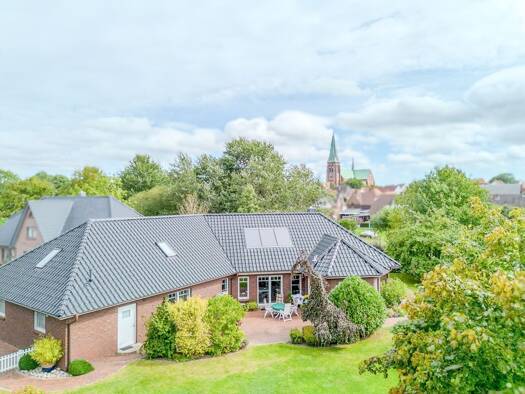 Haus zum Kauf 7 Zimmer 248 m² 1.280 m² Grundstück Meldorf 25704