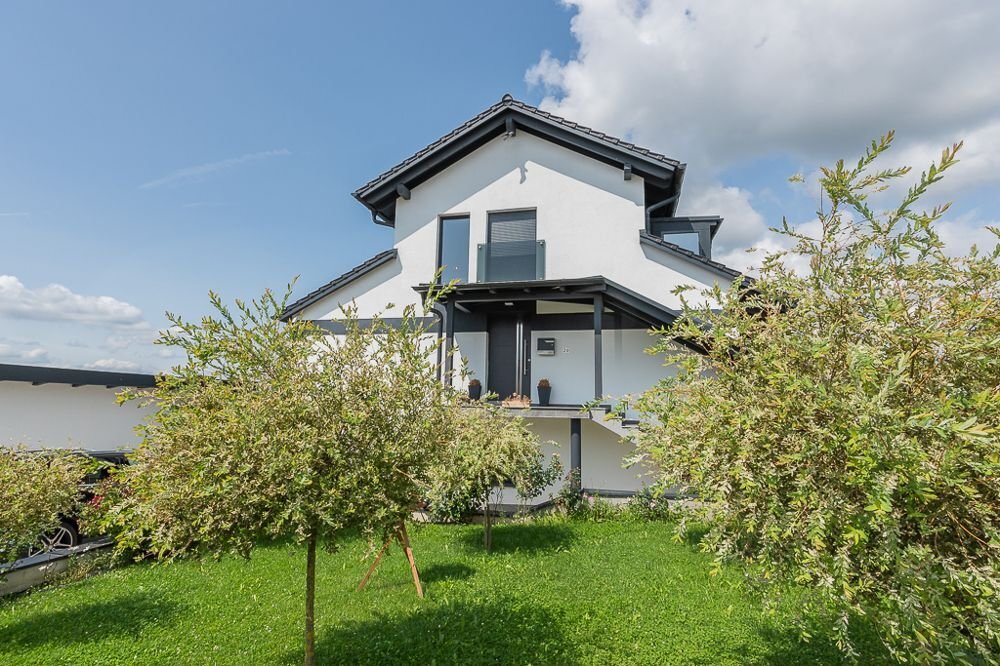 Mehrfamilienhaus zum Kauf 1.180.000 € 14 Zimmer 465 m²<br/>Wohnfläche 1.101 m²<br/>Grundstück Salzweg Salzweg 94121