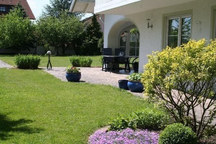 Villa zum Kauf provisionsfrei 8 Zimmer 225 m²<br/>Wohnfläche 2.378 m²<br/>Grundstück Münchner Str. 53 c Simbach Simbach a.Inn 84359