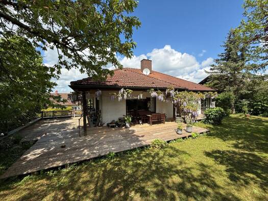 Einfamilienhaus zum Kauf 939.000 € 6,5 Zimmer 239,1 m² 607 m² Grundstück frei ab sofort Höchberg 97204