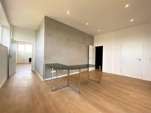 Ausstellungsfläche zur Miete 5,55 € 4 Zimmer 180 m² Verkaufsfläche Horst Essen 45279