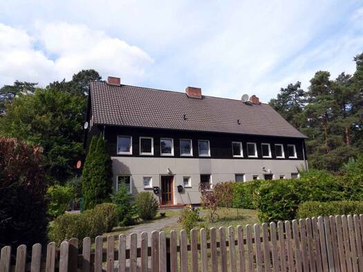 Mehrfamilienhaus zum Kauf 235.000 € 12 Zimmer 298,2 m² 2.281 m² Grundstück Stollbrockring 4/6 Wesendorf 29392