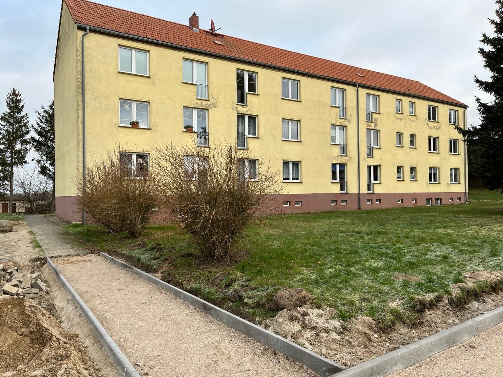 Wohnung zur Miete 310 € 3 Zimmer 56,8 m²<br/>Fläche 3/3<br/>Geschoss ab sofort<br/>Verfügbarkeit Straße der Einheit 77 Gielow Gielow 17139