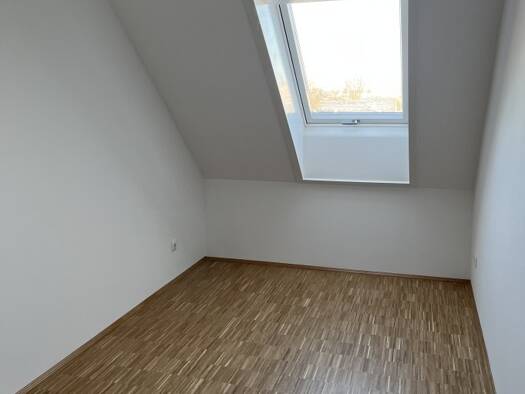 Wohnung zur Miete 580 € 2 Zimmer 44,2 m² Arnsdorf Arnsdorf 01477