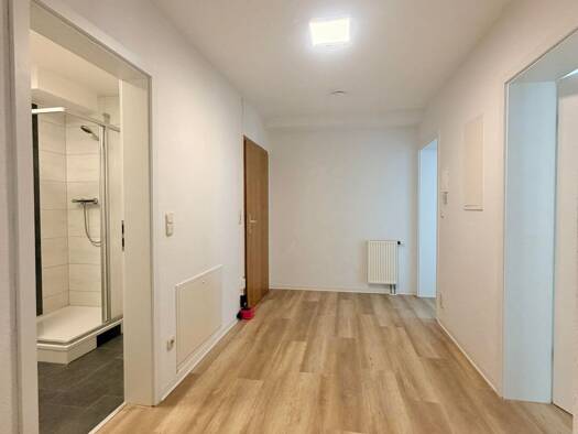 Wohnung zur Miete 420 € 2 Zimmer 60,6 m² 1. Geschoss frei ab sofort Auerbach 08209