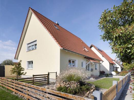 Wohnung zur Miete 1.100 € 3 Zimmer 90 m² Geschoss 1/2 frei ab 01.10.2026 Buggingen 79426