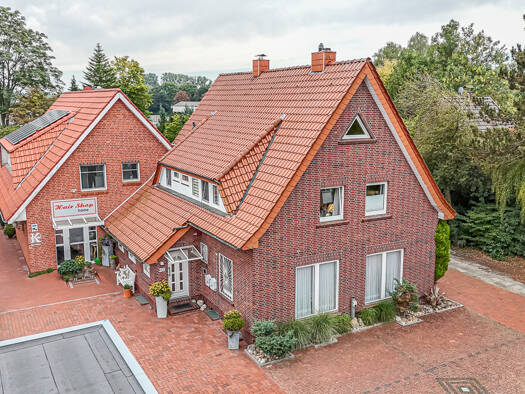 Einfamilienhaus zum Kauf 995.000 € 10 Zimmer 363 m² 1.832 m² Grundstück frei ab 01.04.2026 Westerstede 26655