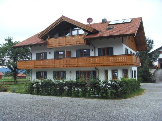 Wohnung zur Miete 2.250 € 5 Zimmer 200 m² Geschoss EG/2 frei ab 15.04.2026 Döllerfeldweg 8 Kochel Kochel am See 82431