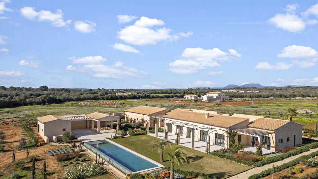 Landhaus zum Kauf - Erstbezug 5.350.000 € 5 Zimmer 355 m² 32.804 m² Grundstück Campos 07013