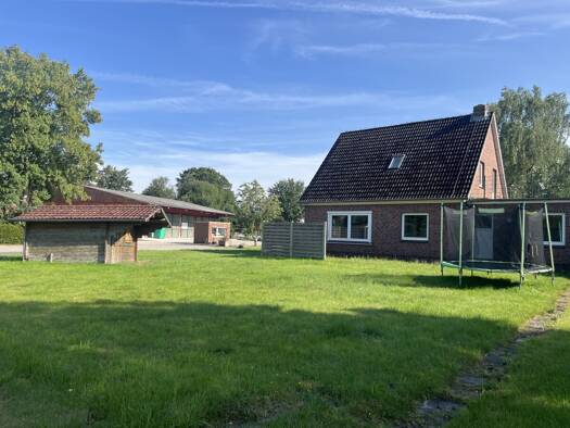 Doppelhaushälfte zum Kauf 159.000 € 5 Zimmer 135 m² 970 m² Grundstück Leerhafe Wittmund 26409