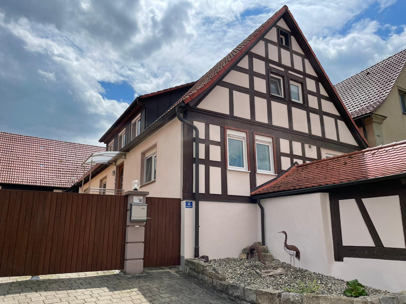 Einfamilienhaus zum Kauf 395.000 € 172,6 m²<br/>Wohnfläche 889 m²<br/>Grundstück Ullstadt Sugenheim 91484