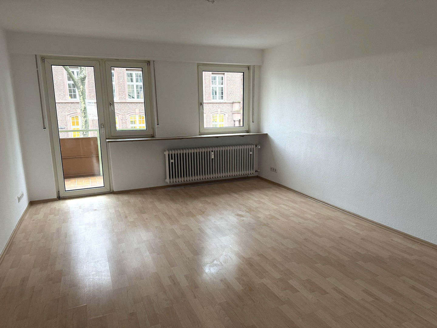 Wohnung zur Miete 675 € 2 Zimmer 52 m²<br/>Wohnfläche 1.<br/>Geschoss Mutterstadter Platz 4 Rheinau - Mitte Mannheim 68219