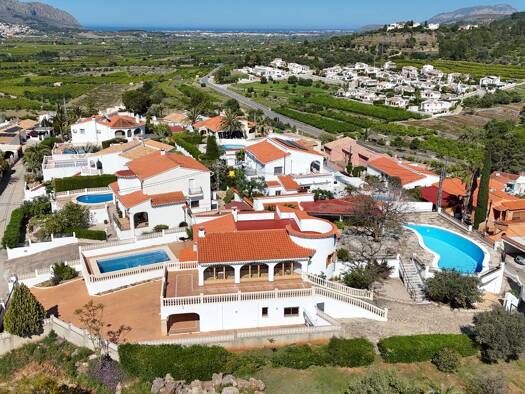 Villa zum Kauf provisionsfrei 690.000 € 11 Zimmer 359,9 m² 1.541,7 m² Grundstück Orba 03795