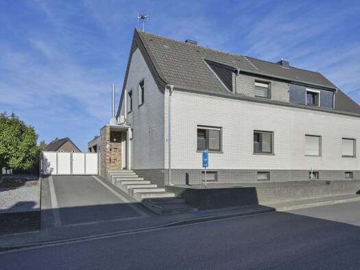 Doppelhaushälfte zum Kauf 379.000 € 5 Zimmer 170 m² 1.055 m² Grundstück Saeffelen Selfkant 52538