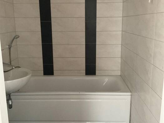 Wohnung zur Miete 490 € 4 Zimmer 95,1 m² frei ab sofort Zum Schreiber 2 Schmölln Schmölln 04626