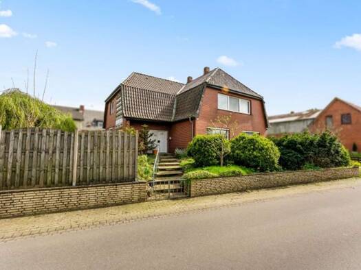 Mehrfamilienhaus zum Kauf provisionsfrei 324.900 € 9 Zimmer 211 m² 1.400 m² Grundstück Nindorf Lamstedt 21769