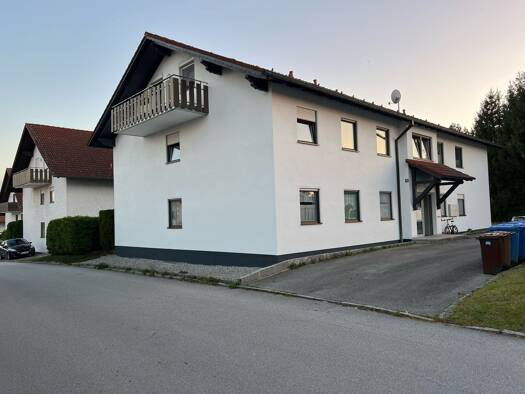 Terrassenwohnung zur Miete 699 € 3 Zimmer 92 m² Geschoss EG/2 frei ab sofort Adalbert-Stifter-Straße 43 Schöllnach 94508