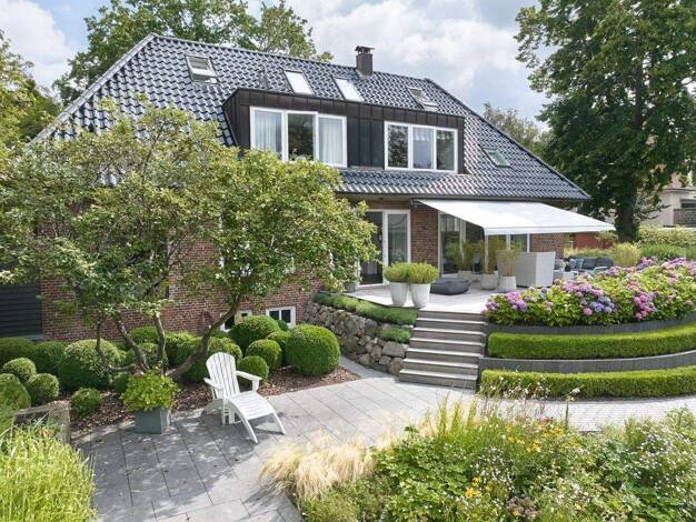 Villa zum Kauf 1.795.000 € 7 Zimmer 317,8 m² 1.819 m² Grundstück Westliche Höhe Westliche Höhe 24939
