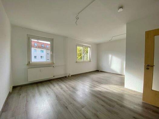 Wohnung zur Miete 255 € 1 Zimmer 32,7 m² 1. Geschoss Pienestraße 13 Oschersleben 39387