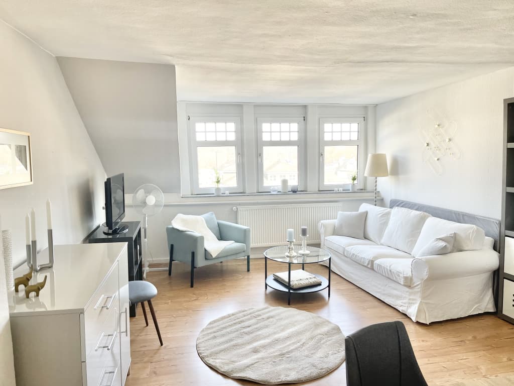 Wohnung zur Miete Wohnen auf Zeit 1.552 € 2 Zimmer 38 m²<br/>Wohnfläche 22.02.2025<br/>Verfügbarkeit Kaiser-Friedrich-Promenade Wahlbezirk 11 Bad Homburg vor der Höhe 61348