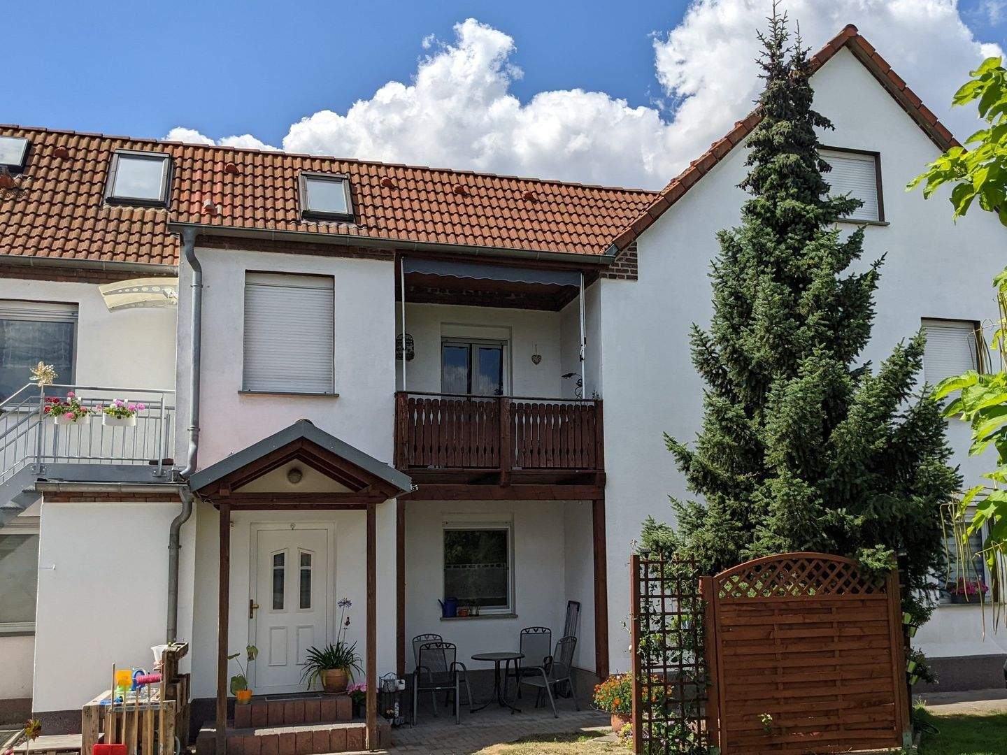 Immobilie in Wittenberg - 2 Wohnungen im Hauptgebäude + 1 Wohnung im Nebengebäude = Exklusives Renditeobjekt - Bild 1