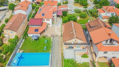 Haus zum Kauf 895.000 € 10 Zimmer 448 m² 1.718 m² Grundstück Umag center 52470