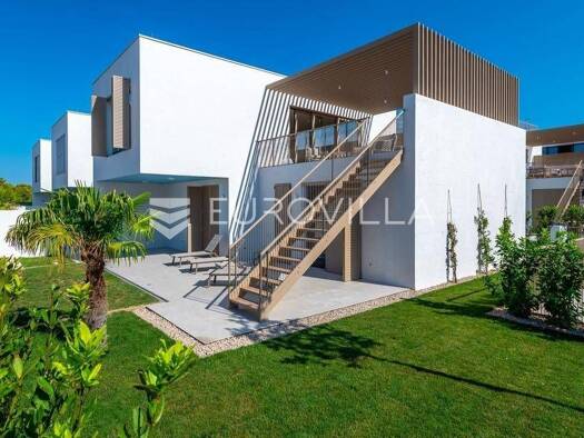 Haus zur Miete 2.375 € 3 Zimmer 256 m² Dane Roncevic Šibenik