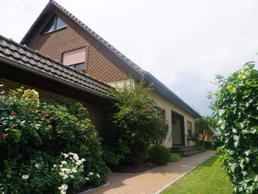 Einfamilienhaus zum Kauf 295.000 € 12 Zimmer 280 m² 1.155 m² Grundstück Wustrow 29462