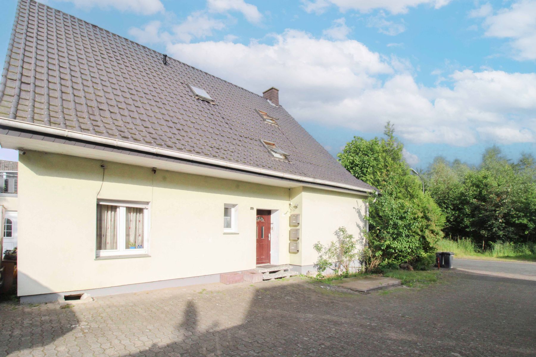 Mehrfamilienhaus zum Kauf 269.000 € 9 Zimmer 256,2 m²<br/>Wohnfläche 760,2 m²<br/>Grundstück Ennigloh Bünde 32257