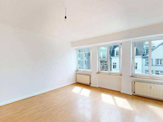 Studio zur Miete 650 € 1 Zimmer 42 m² 3. Geschoss frei ab 15.07.2026 Altstadt Düsseldorf 40213