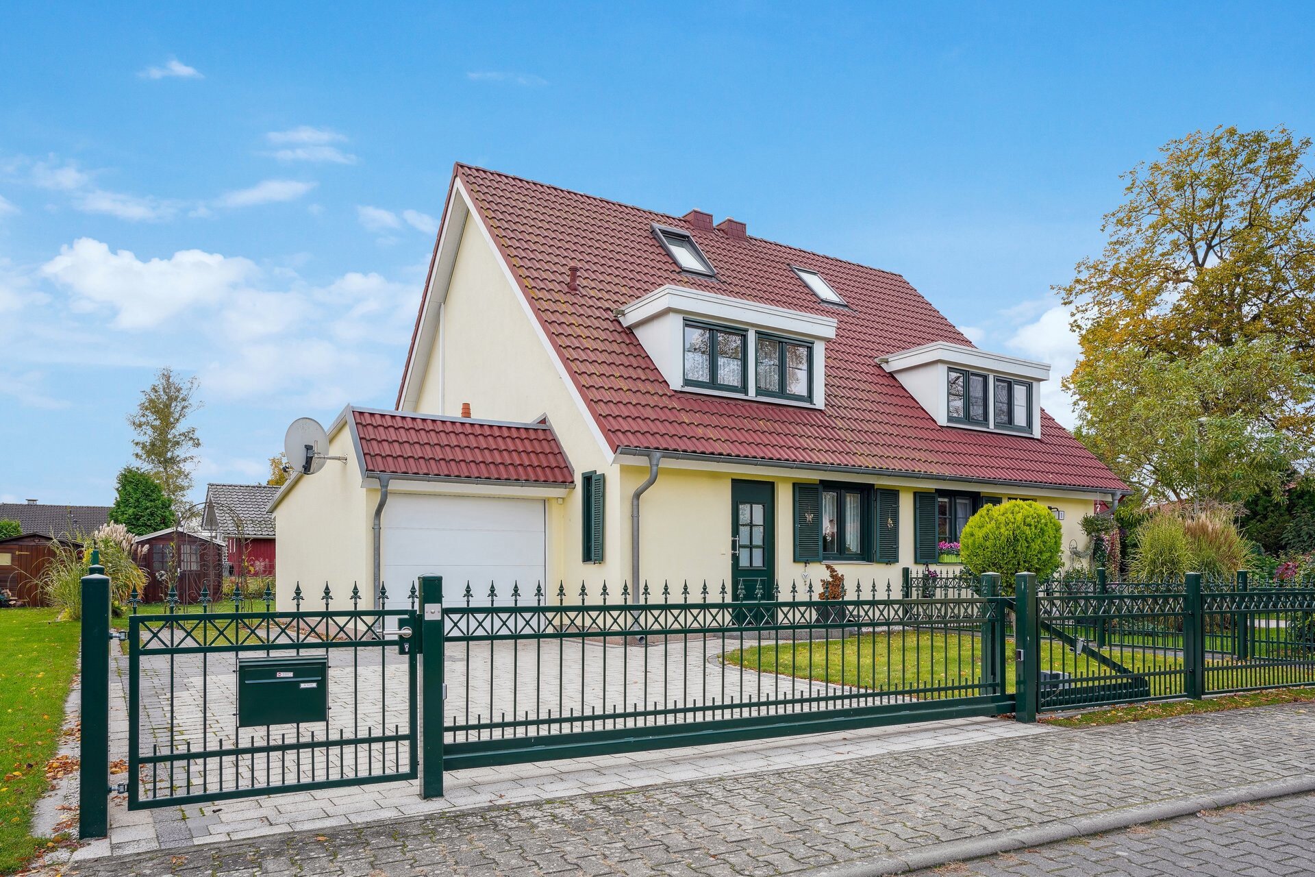 Mehrfamilienhaus zum Kauf 415.000 € 4 Zimmer 110 m²<br/>Wohnfläche 337 m²<br/>Grundstück Wendisch Rietz Wendisch-Rietz 15864