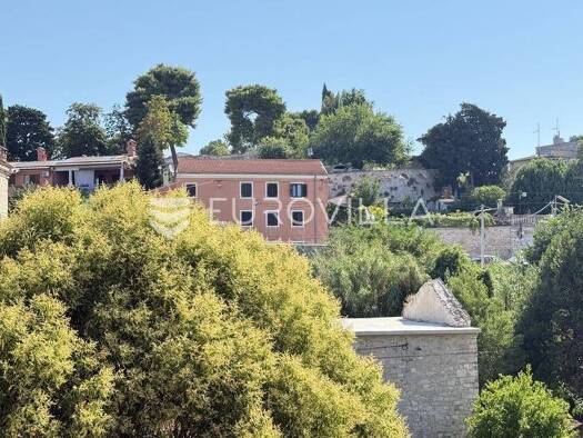 Wohnung zum Kauf 1.100.000 € 3 Zimmer 272 m² 1. Geschoss Centar Center