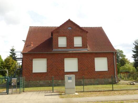 Haus zum Kauf 45.000 € 1 Zimmer 1 m² 1 m² Grundstück Bahnhofsstraße 16 Marnitz 19376