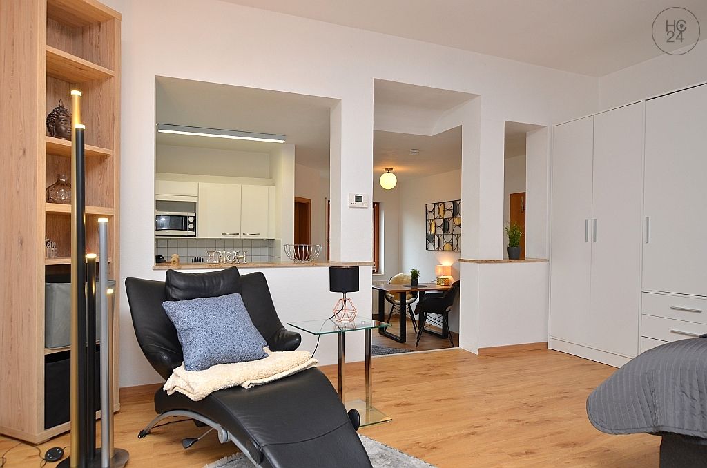 Wohnung zur Miete Wohnen auf Zeit 1.090 € 1,5 Zimmer 40 m²<br/>Wohnfläche 01.10.2024<br/>Verfügbarkeit Frauenland Würzburg 97074