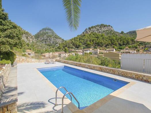 Reihenmittelhaus zum Kauf 1.800.000 € 7 Zimmer 256 m² 700 m² Grundstück Caimari 07314