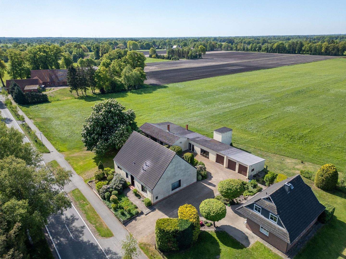 Immobilie in Grasberg - Wohnhaus & Werkstatt in schöner Außenbereichslage - Bild 0