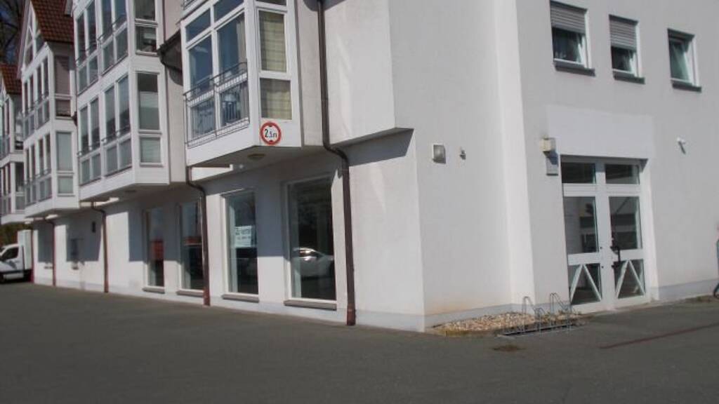 Laden zum Kauf 400.000 € 213 m² Verkaufsfläche Hauptstraße 1 Rückersdorf 90607