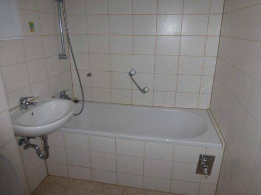Wohnung zur Miete 320 € 3 Zimmer 51 m² 2. Geschoss frei ab 19.12.2025 Berliner Straße 109 Berliner Platz Erfurt 99091