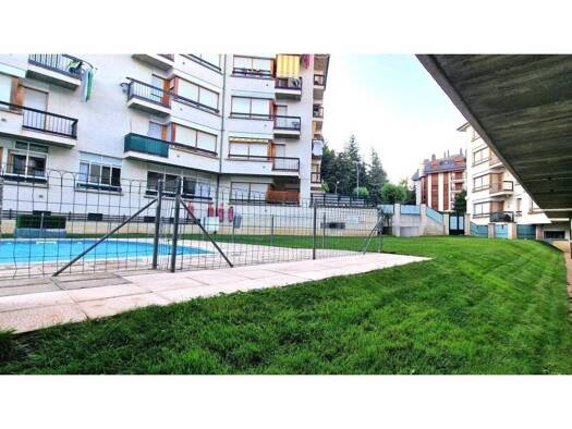 Wohnung zur Miete 850 € 2 Zimmer 59 m² EG Jaca 22700