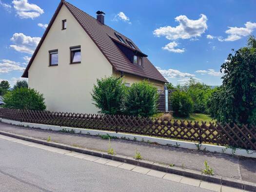 Wohnung zur Miete 700 € 3 Zimmer 80 m² Dachgeschoss frei ab sofort Hattenhof Weißenburg in Bayern 91781
